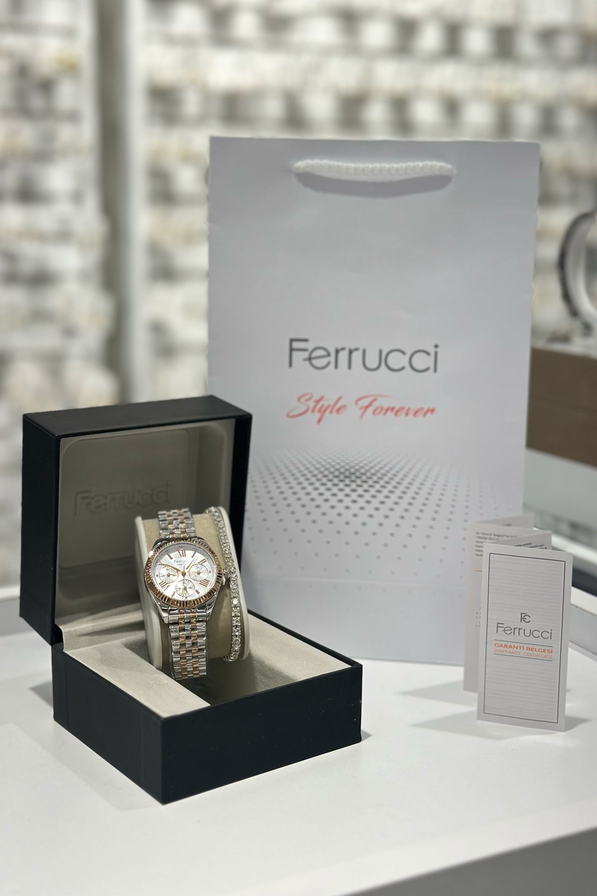 Ferrucci Çelik Kordon Su Geçirmez Garantili Kadın Kol Saati (FCF03486M)