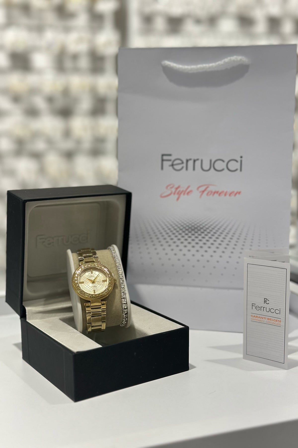 Ferrucci Çelik Kordon Su Geçirmez Garantili Kadın Kol Saati (30.11.2025)
