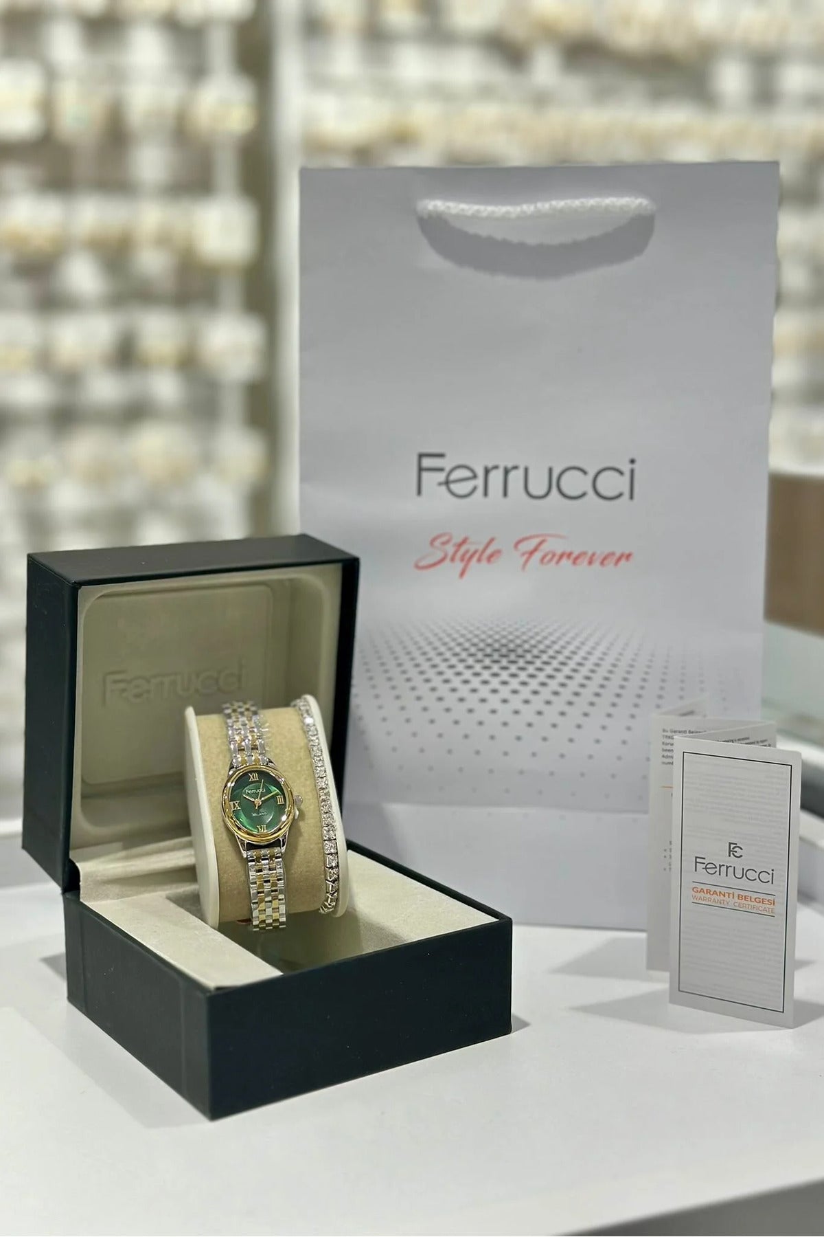 Ferrucci Çelik Kordon Su Geçirmez Garantili Kadın Kol Saati (FC03688M)