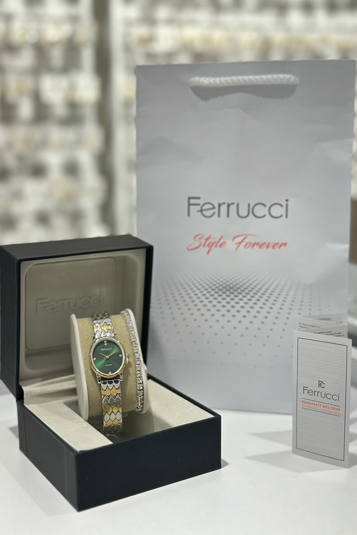 Ferrucci Çelik Kordon Su Geçirmez Garantili Kadın Kol Saati (FC03685M)
