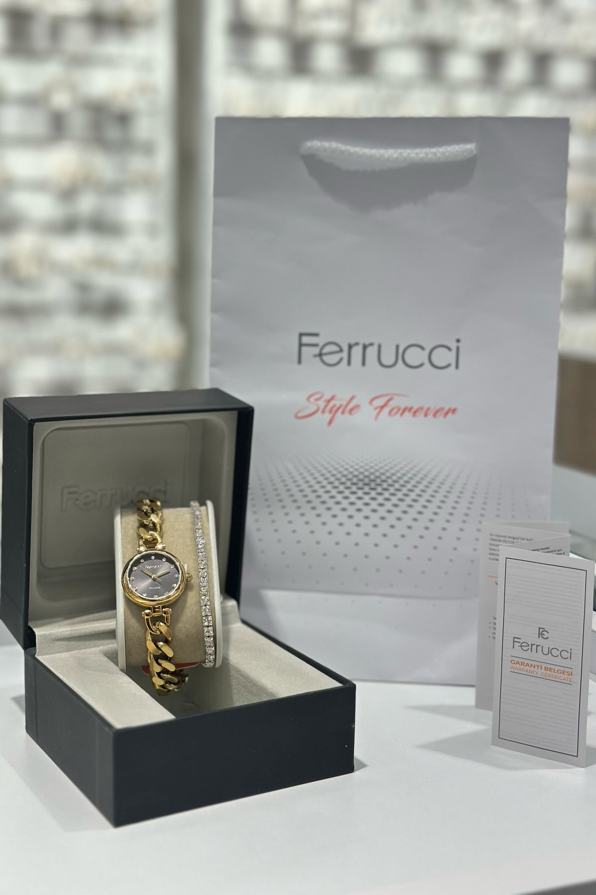 Ferrucci Çelik Kordon Su Geçirmez Garantili Kadın Kol Saati (FC03583M)