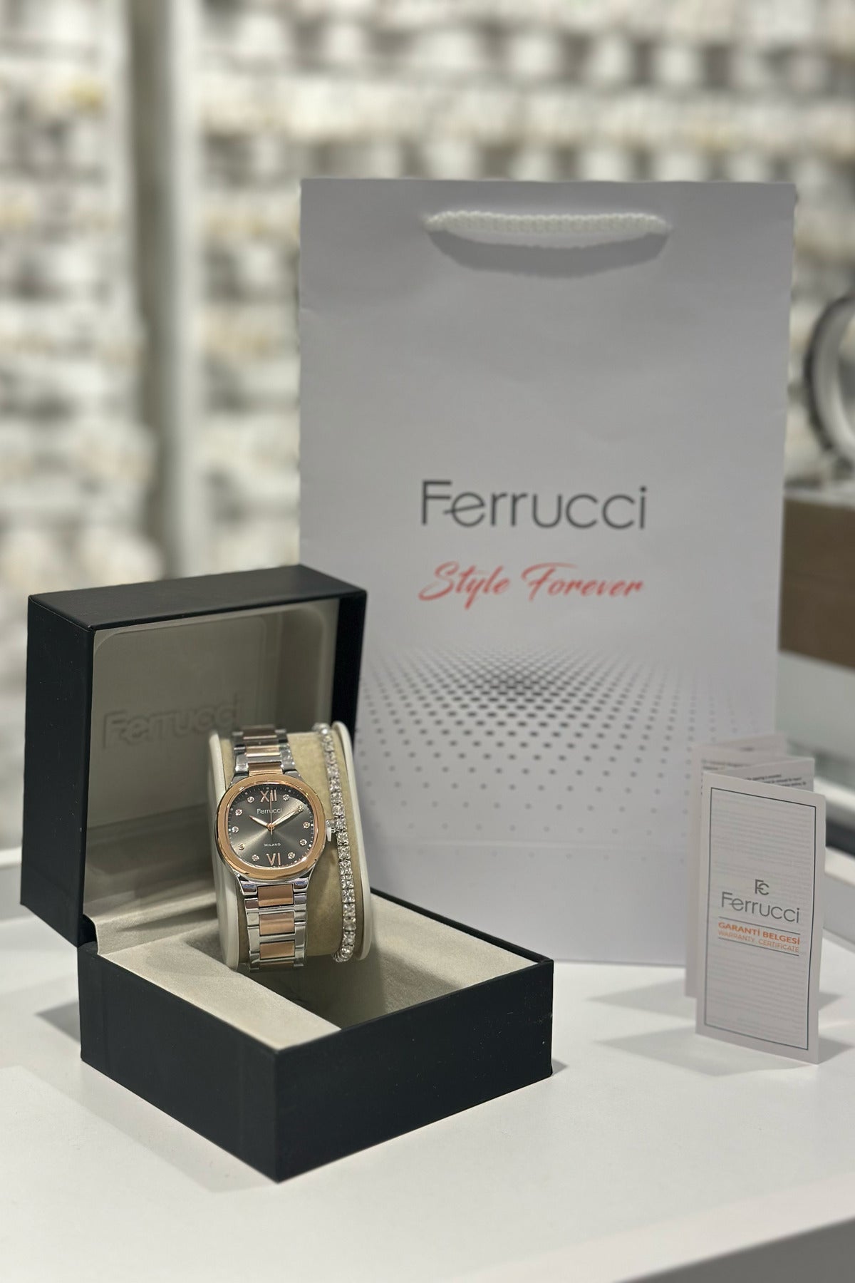 Ferrucci Çelik Kordon Su Geçirmez Garantili Kadın Kol Saati (FCF03487M)