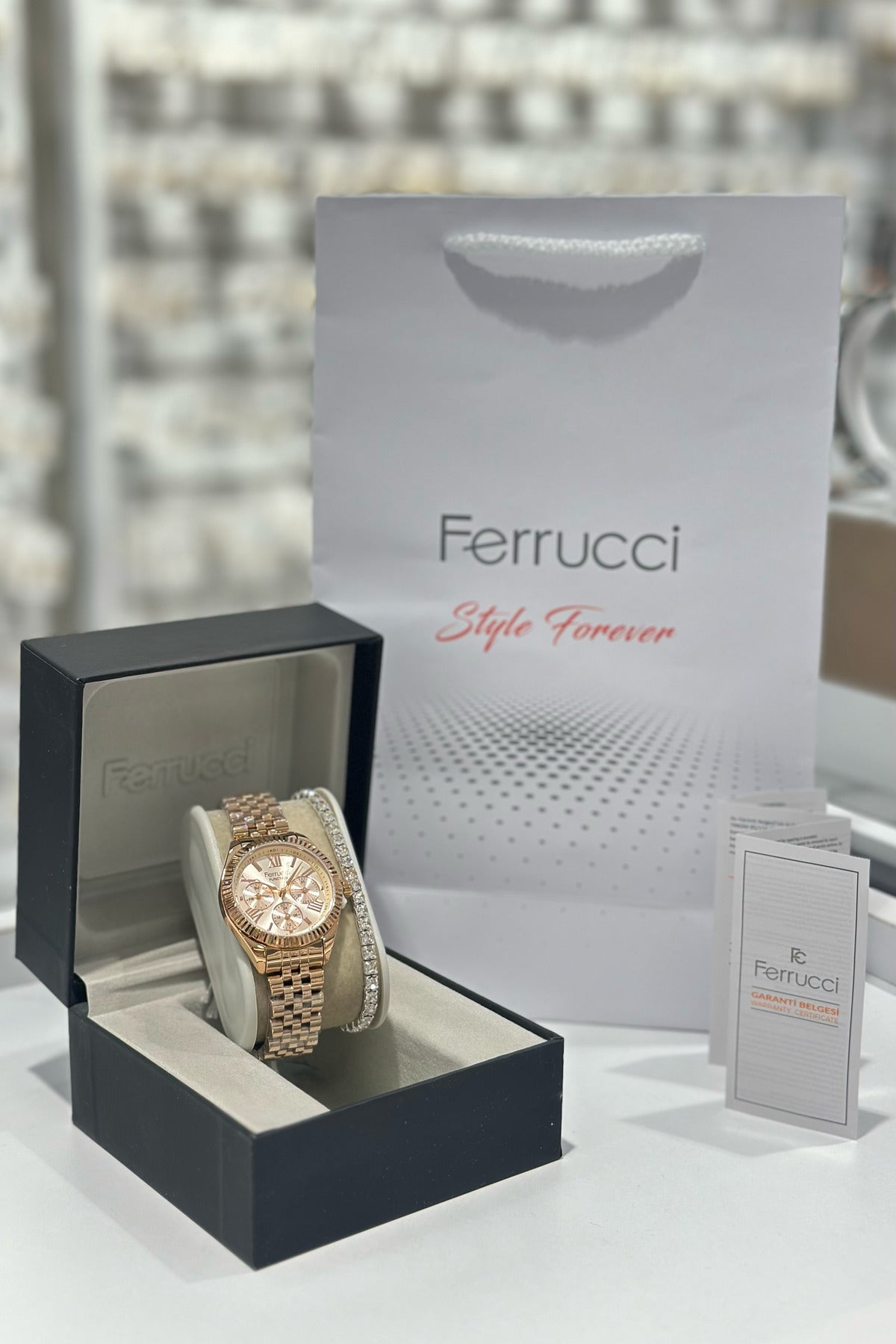 Ferrucci Çelik Kordon Su Geçirmez Garantili Kadın Kol Saati (FCF03486M)