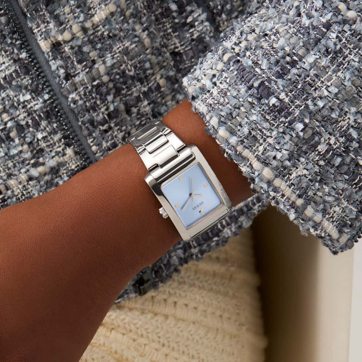 Guess 27 x 29.5 mm Mavi Kadran Kadın Kol Saati (GUGW0876L1)